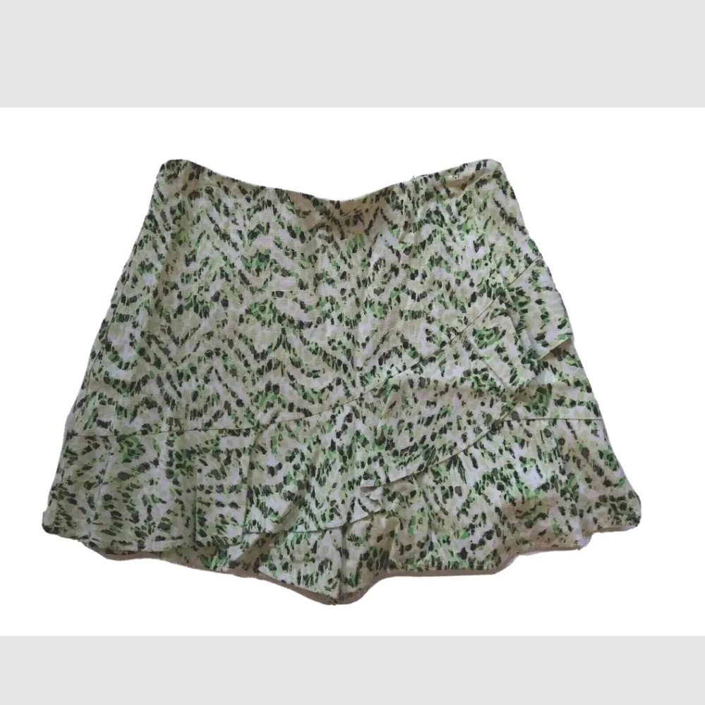 Bar Ill Women's Short  Ruffled Skort Size 4 Green Printed Lined Zip Closure NEW